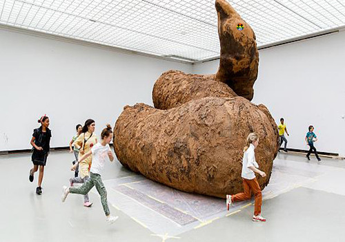 HD Esculturas gigantes de cocó na Holanda.jpg