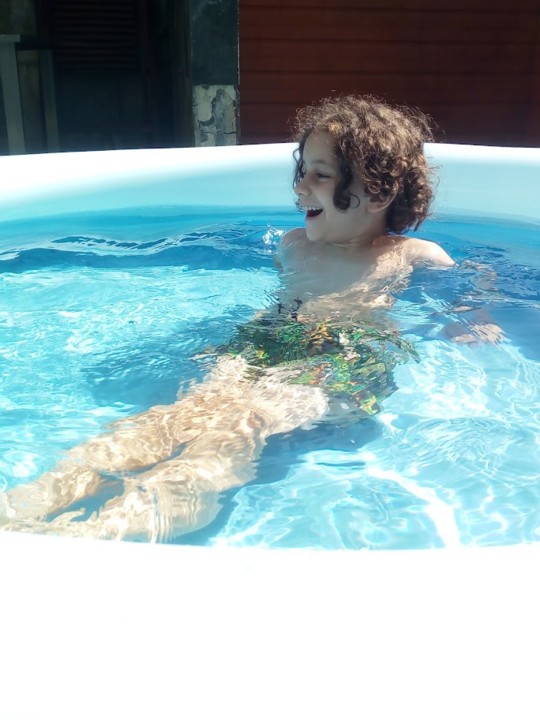 NãoMeCansoDisto_piscina3.jpg