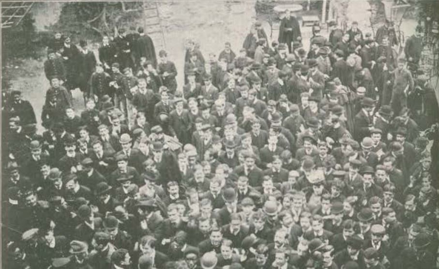 estudantes em comicio de teofilo braga.JPG