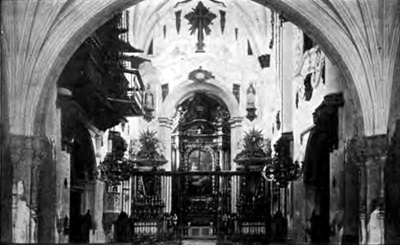 Igreja de Santa Cruz. Interior antigo 01.jpg Igreja de Santa Cruz. Interior antigo 01.jpg