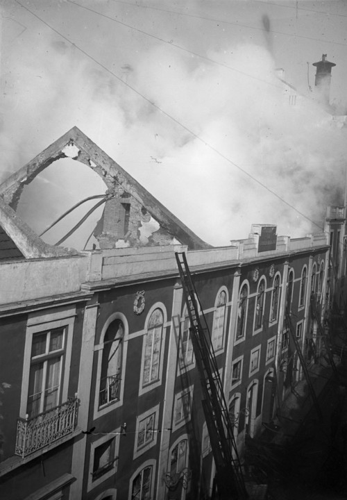 teatro gimnasio incendio.jpg