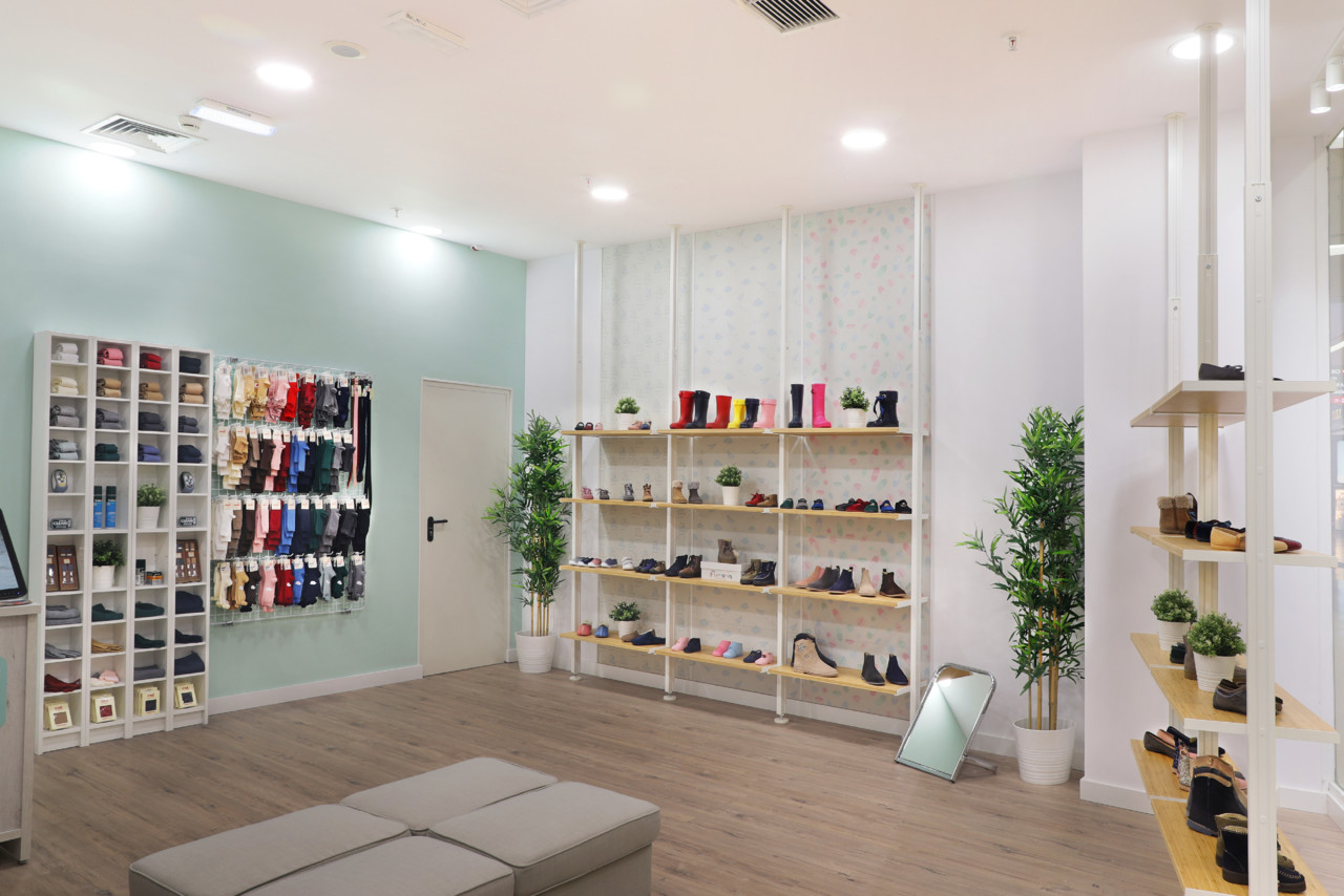 Sapataria Infantil Pisamonas Porto 2.jpg