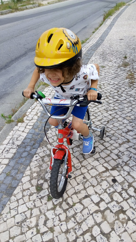 Nao_me_canso_disto_exterior3.jpg Nao_me_canso_disto_exterior3.jpg