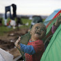 Bebé campo refugiados Idomeni, Grécia