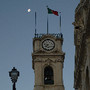 Torre da Universidade de Coimbra com a lua