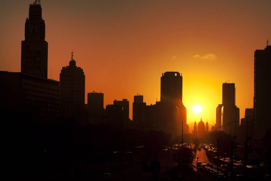 Amanhecer do Rio - Dia come&ccedil;a com sol e frio no R