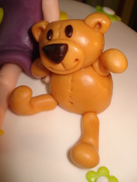 Bolo motas+ aniv M+ presentes+violeta 161.jpg