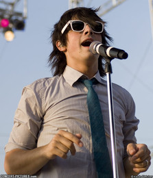joe-jonas-jonas-brothers-01.jpg